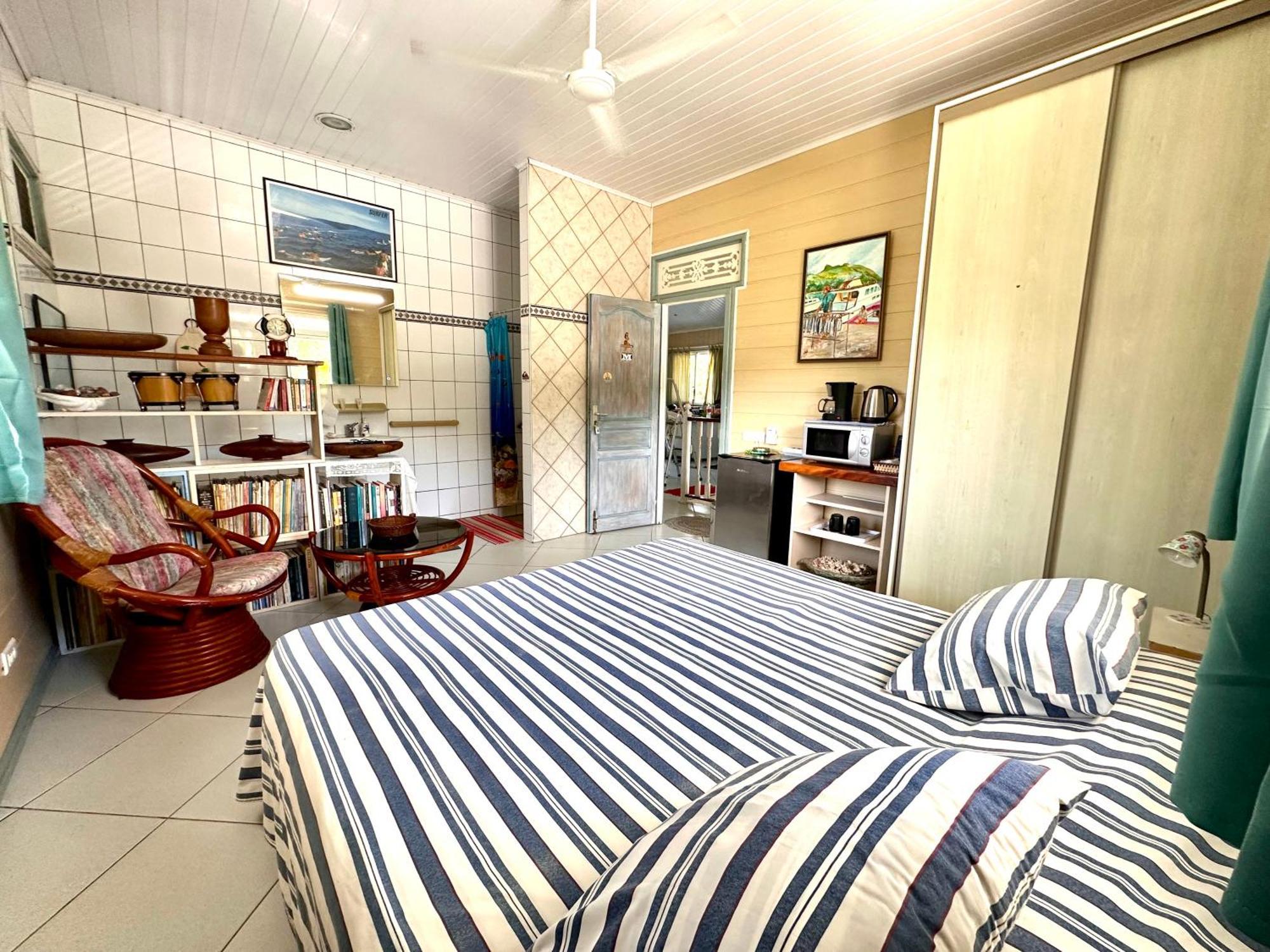 Meri Lodge Huahine « Room Of Marta » Fare Exteriör bild