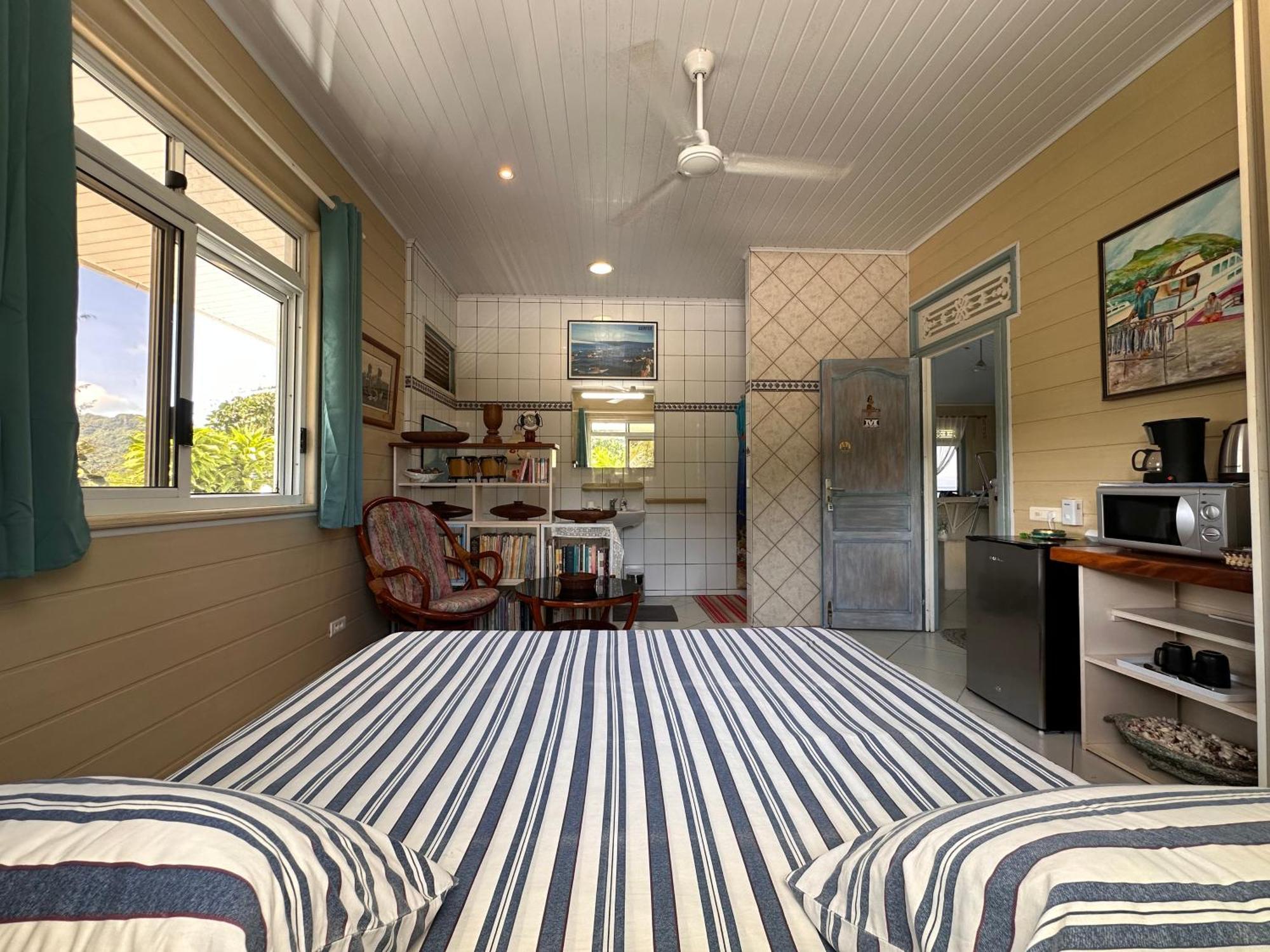 Meri Lodge Huahine « Room Of Marta » Fare Exteriör bild
